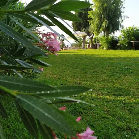 Vardano Aparthotel 3*