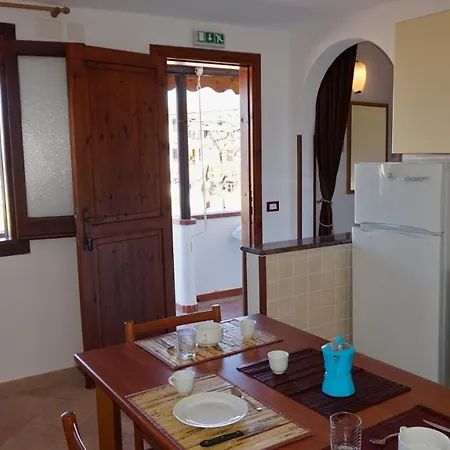 Aparthotel Vardano *